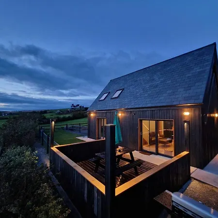 Jaktstuga Black - Sea View With Deck Garden *