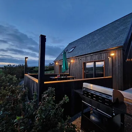 Black - Sea View With Deck Garden Jaktstuga Garrylucas